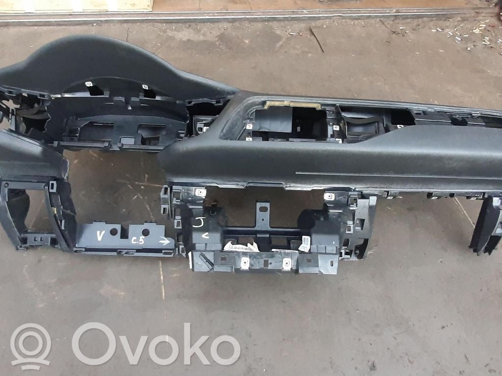 Citroen C5 Panelis 