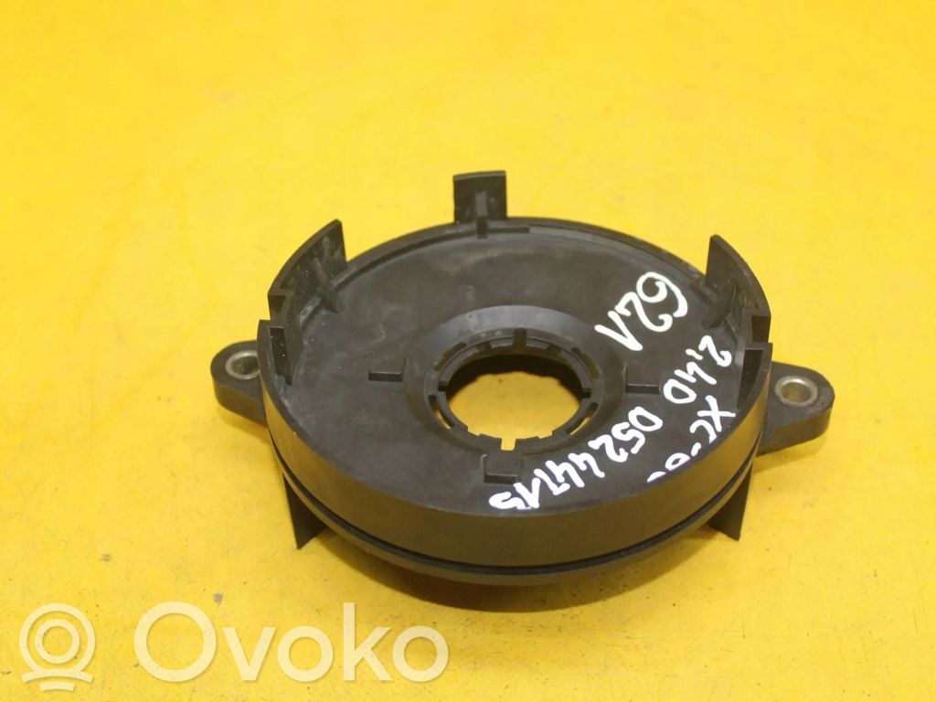 Volvo XC60 Vetoakselin tukilaakerin kiinnike 