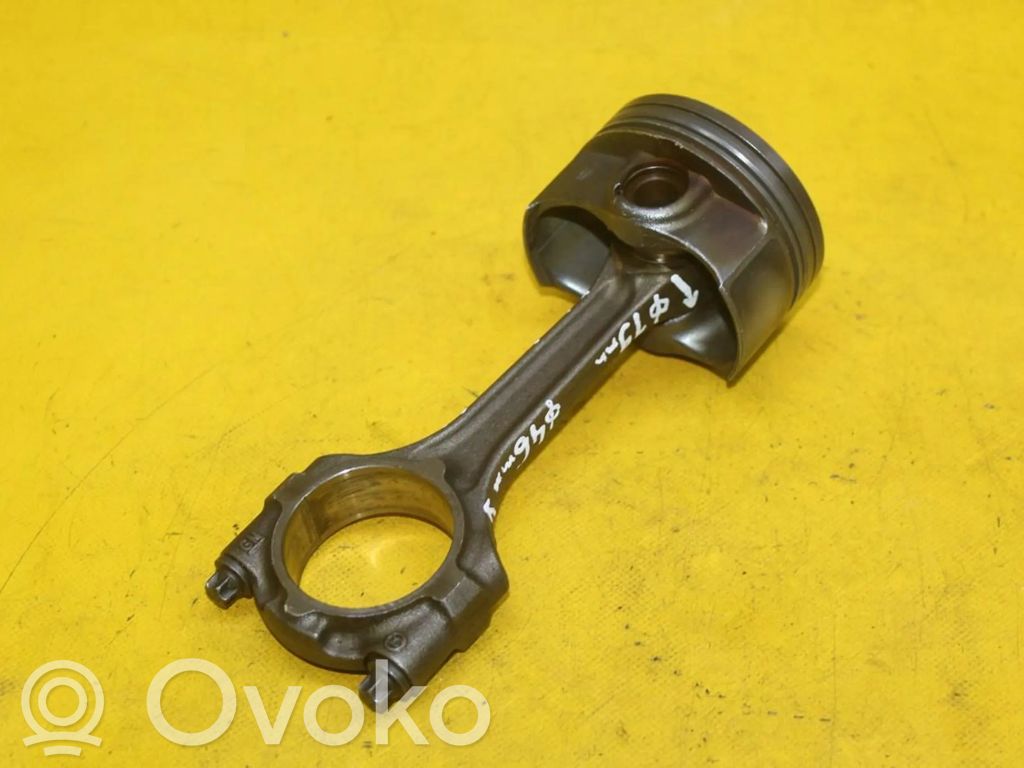 Opel Astra H Pistón con biela 