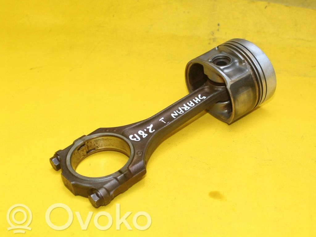 Volkswagen Sharan Piston with connecting rod 