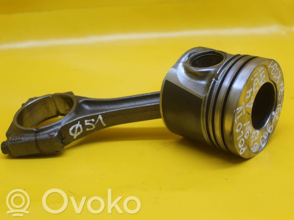 Volkswagen Polo IV 9N3 Stūmoklis su švaistikliu 