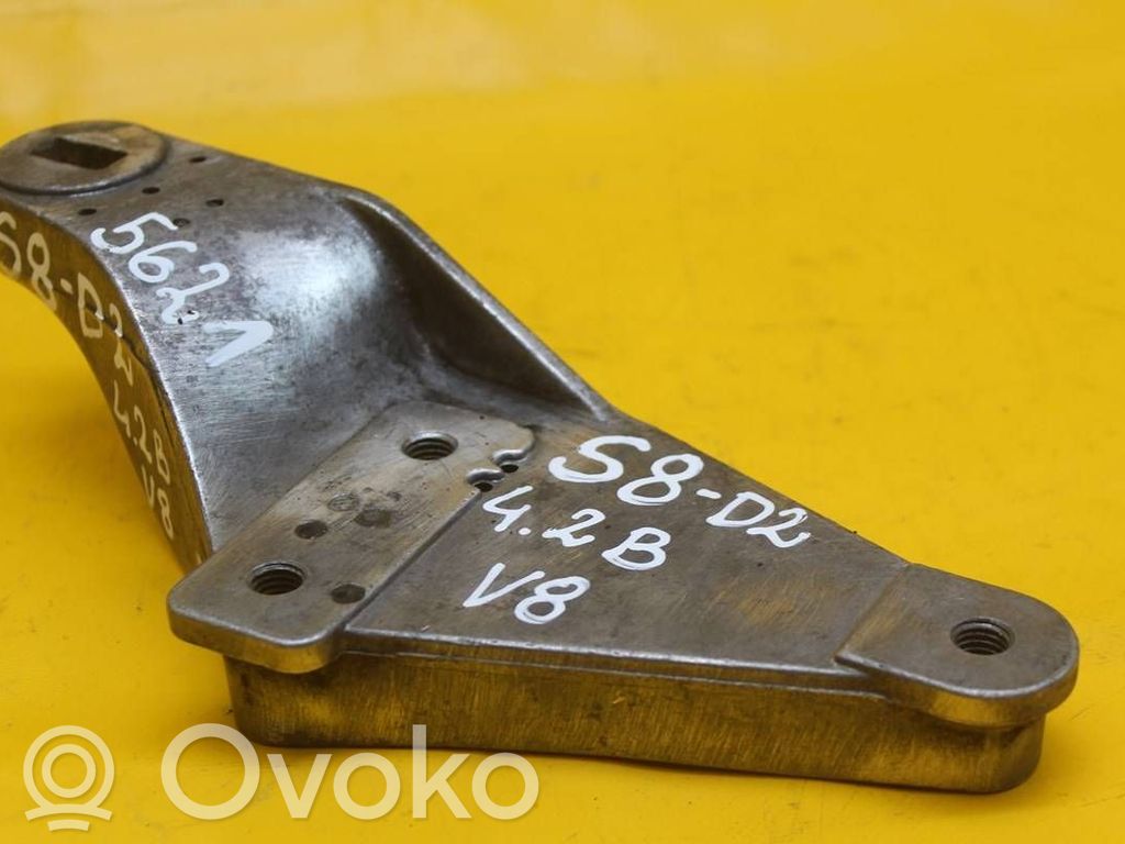 Engine mount bracket   4D0199603B