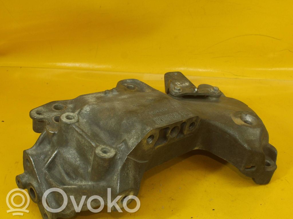 Engine mount bracket   112313054R