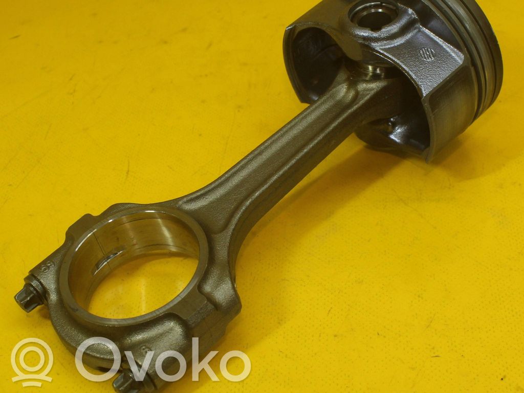 Opel Astra J Pistón con biela 