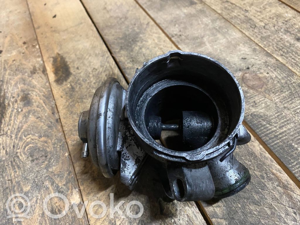 Mercedes-Benz C W203 Válvula EGR 