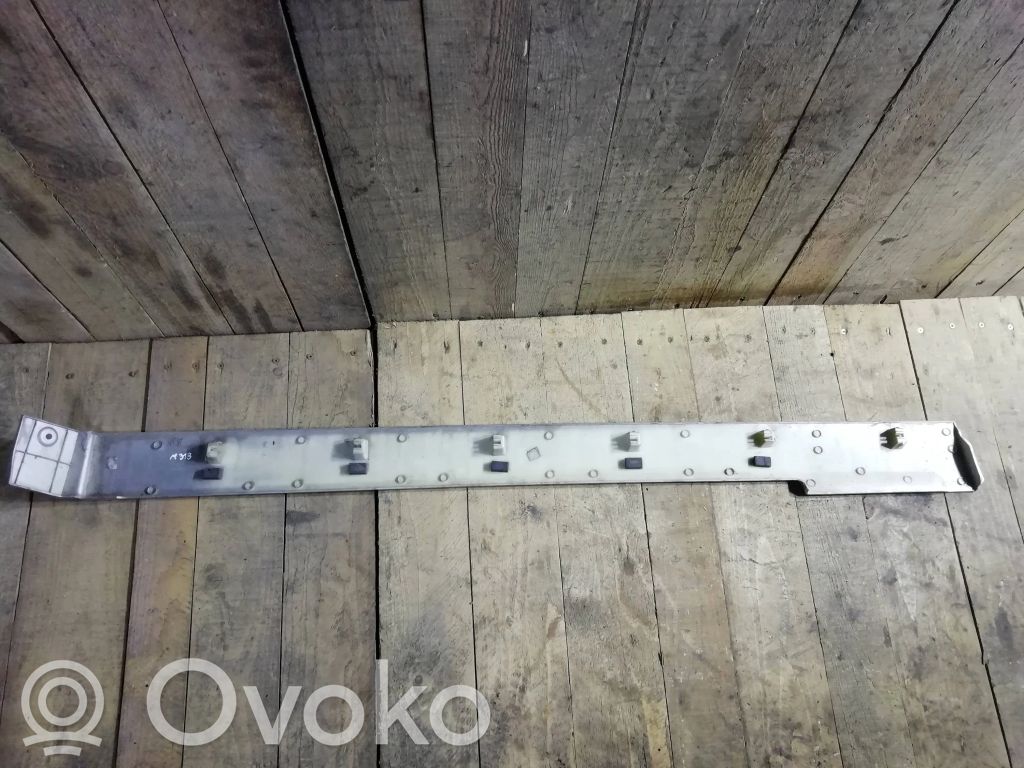 Mercedes-Benz Vito Viano W639 Aizmugurē durvju dekoratīvā apdare (moldings) 