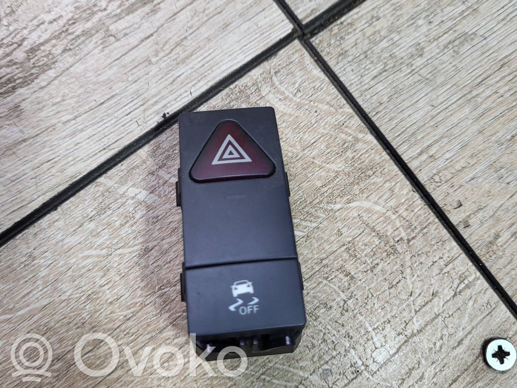 Mercedes-Benz E W212 Hazard light switch 