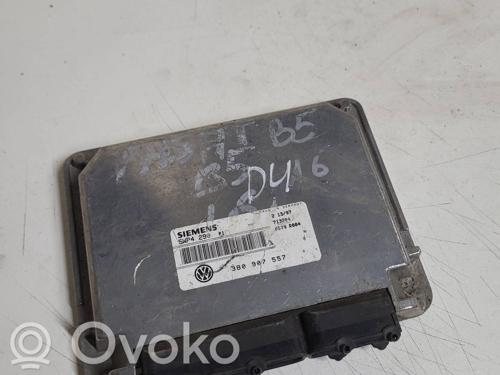 Volkswagen PASSAT B5 Engine control unit/module 