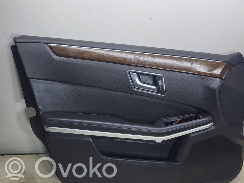 Mercedes-Benz E W212 Boczki / Poszycie drzwi przednich 