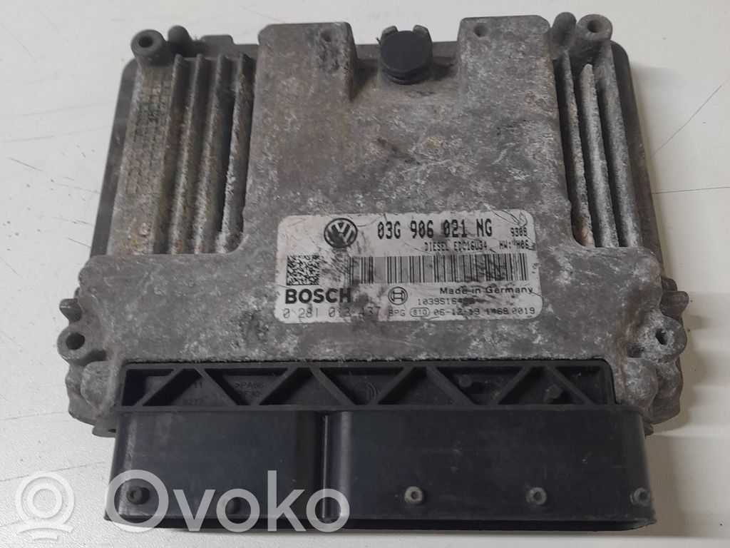 Volkswagen PASSAT B6 Engine control unit/module 