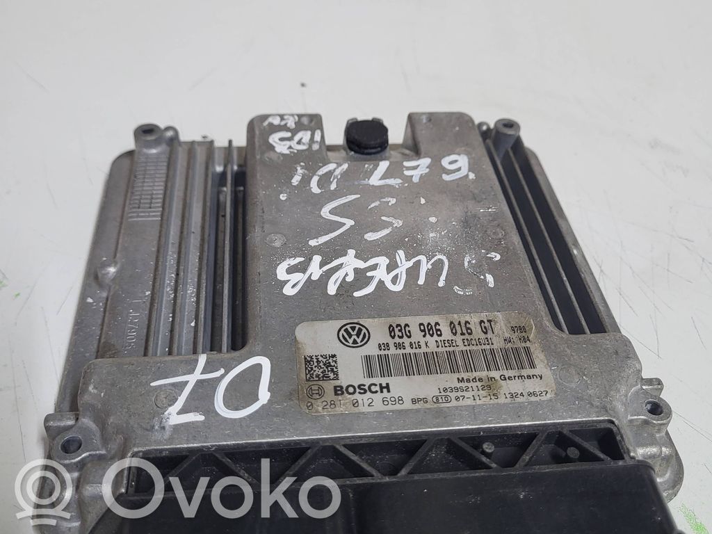 Volkswagen PASSAT B5.5 Engine control unit/module 