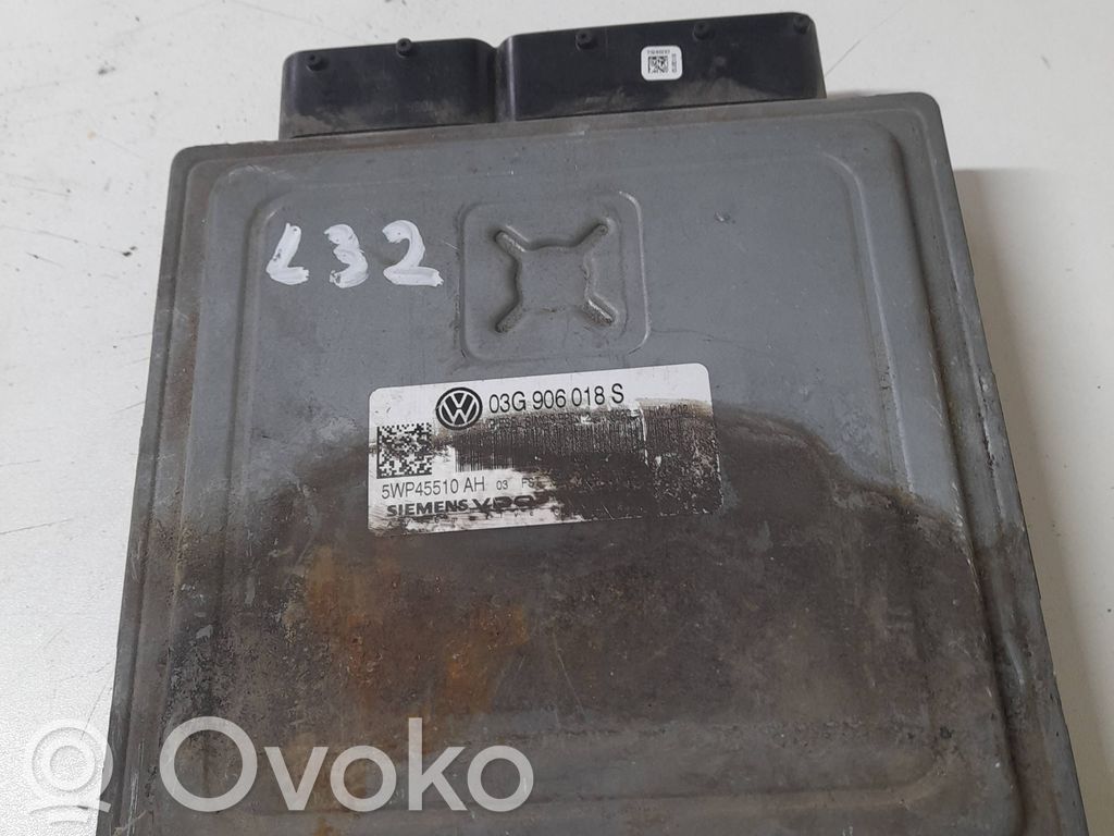 Volkswagen PASSAT B6 Engine control unit/module 