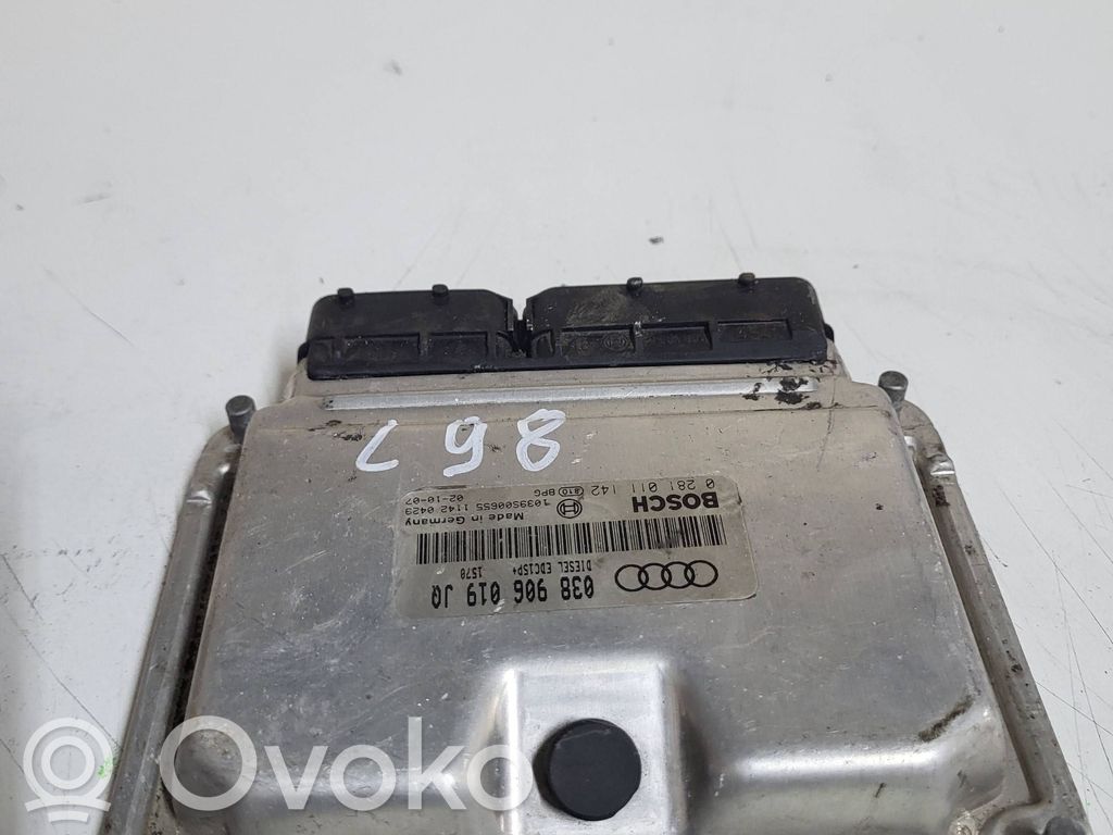 Audi A4 S4 B6 8E 8H Engine control unit/module 
