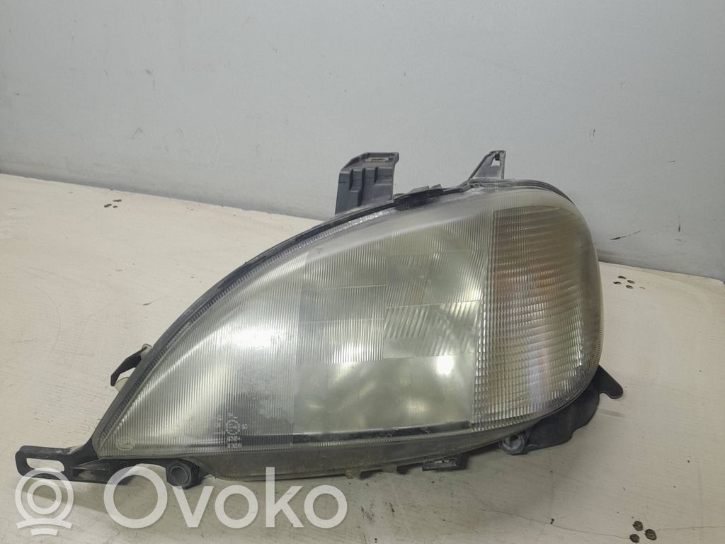 Mercedes-Benz ML W163 Lampa przednia 