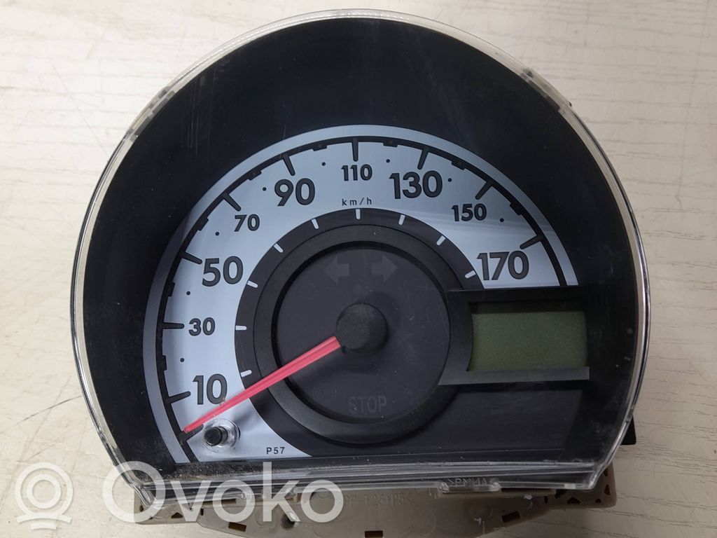 Toyota Aygo AB10 Licznik / Prędkościomierz 
