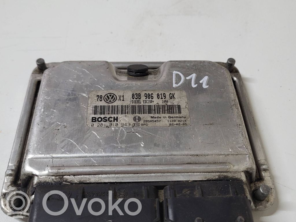 Volkswagen PASSAT B5.5 Engine control unit/module 