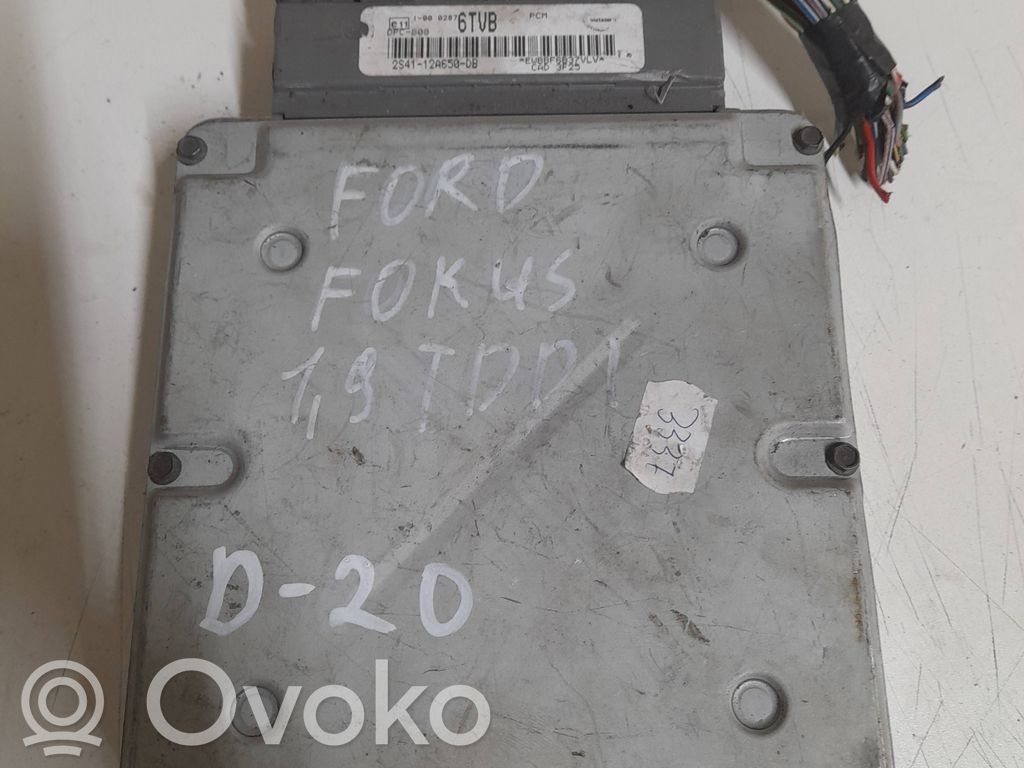 Ford Focus Variklio valdymo blokas 
