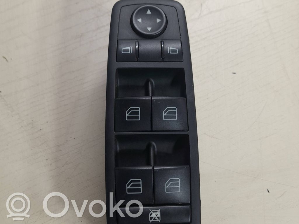 Mercedes-Benz B W245 Przyciski szyb 