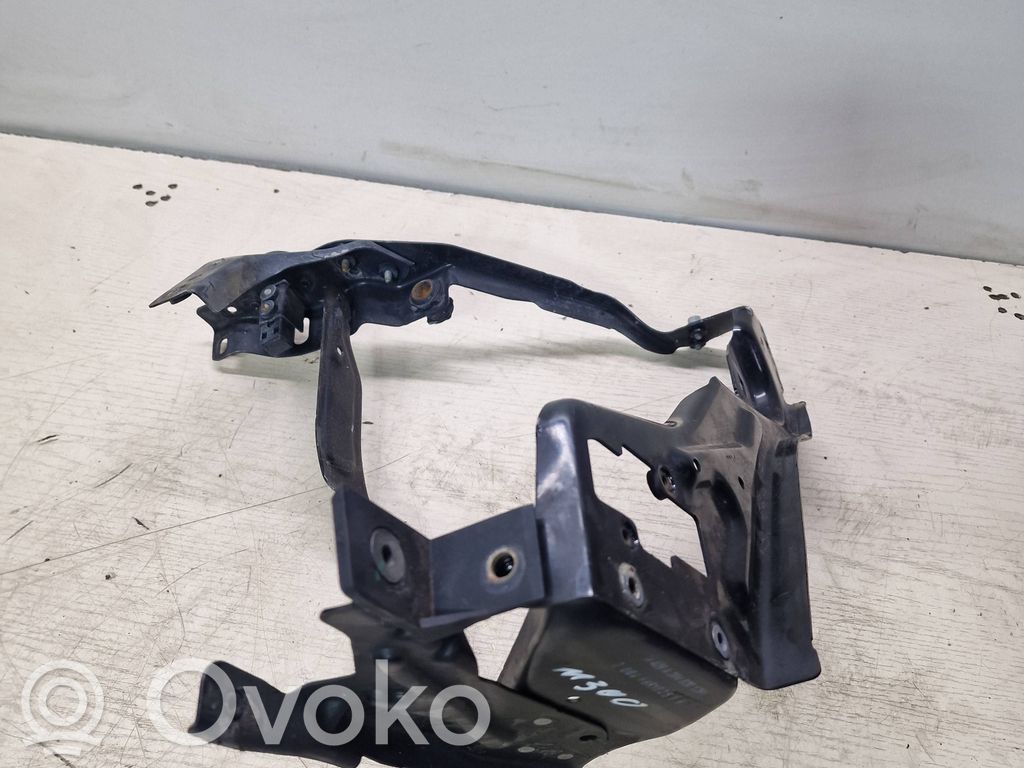 Mercedes-Benz C W204 Staffa faro/fanale 