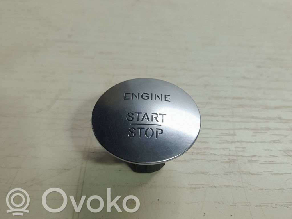 Mercedes-Benz C W205 Moottorin start-stop-painike/kytkin 