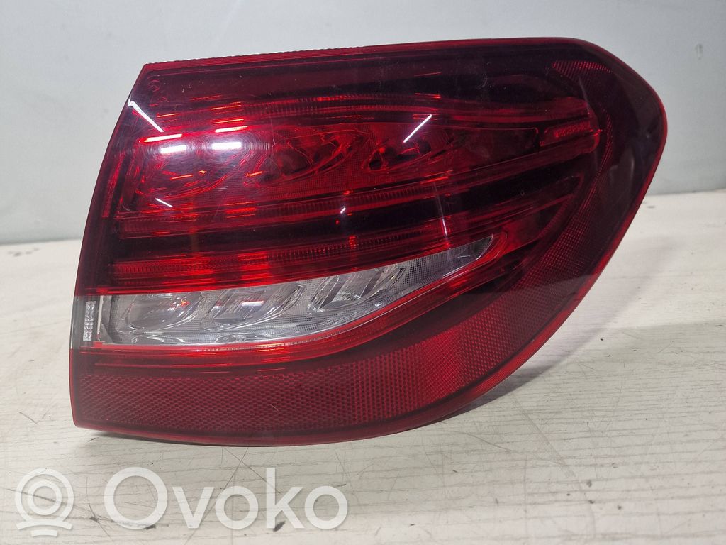 Mercedes-Benz C W205 Lampă spate în caroserie 