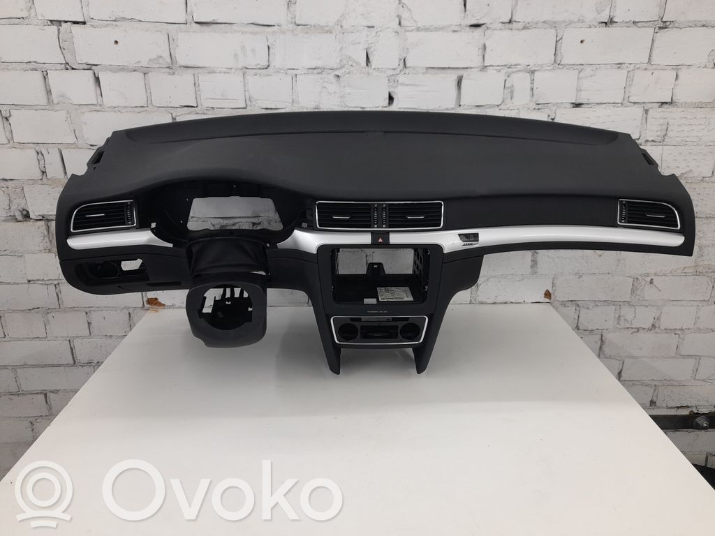 Skoda Superb B6 (3T) Dashboard 