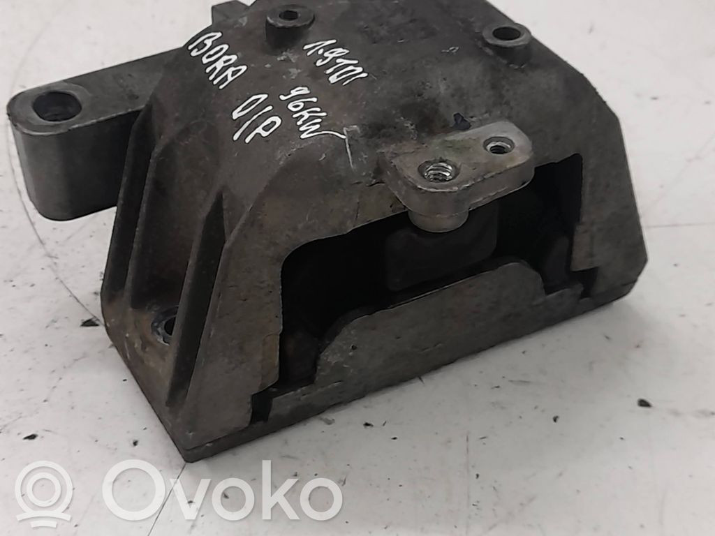 Volkswagen Bora Engine mount bracket 