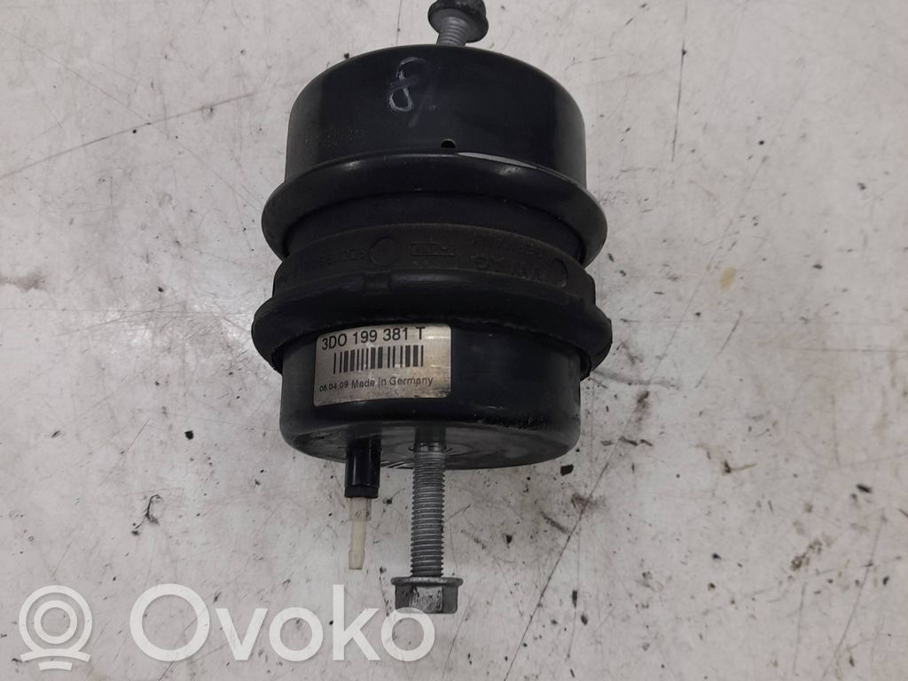 Volkswagen Phaeton Engine mount bracket 