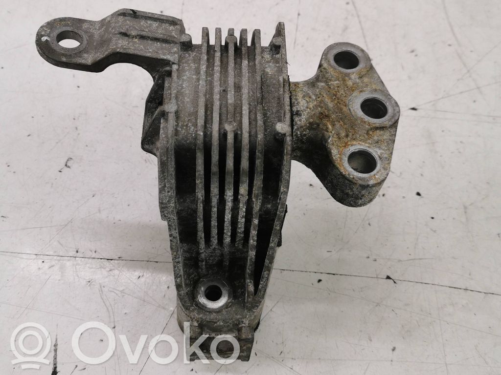 Opel Astra J Engine mount bracket 