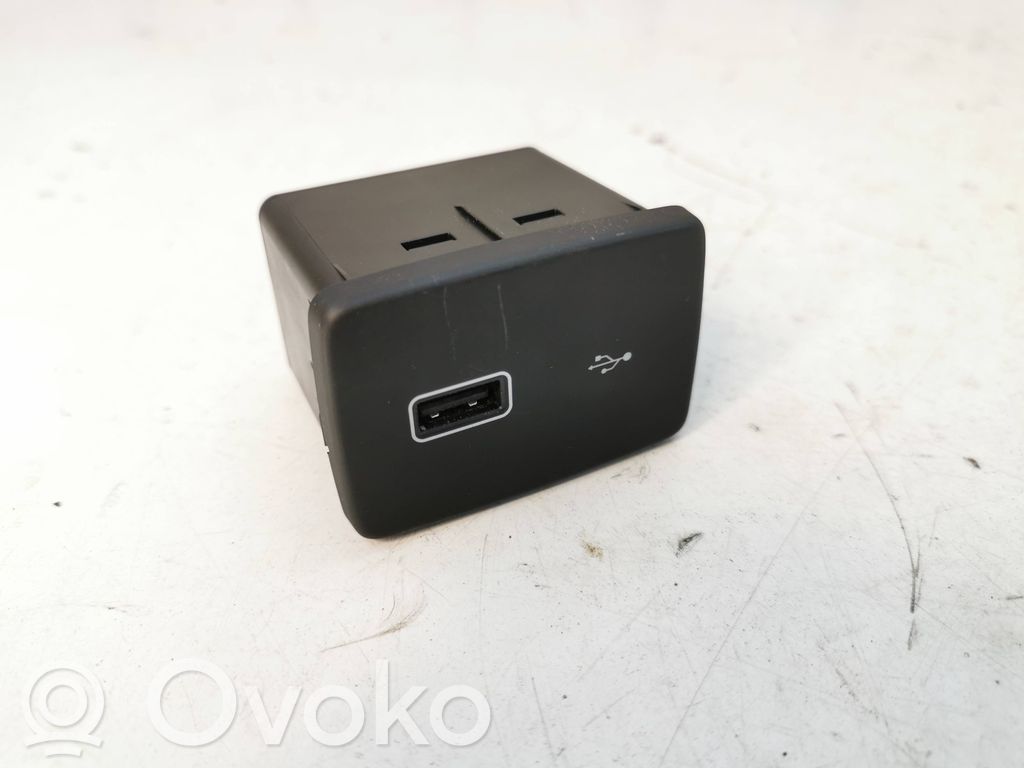 Fiat Ducato USB socket connector 