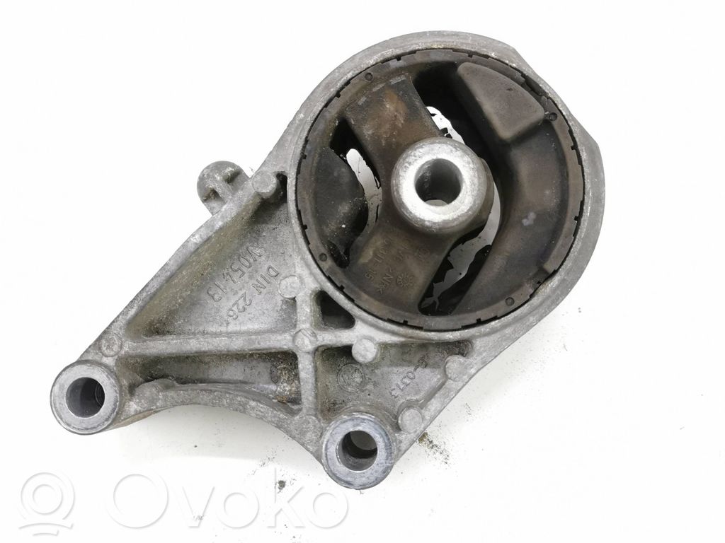 Engine mount bracket   V05413,D1N226
