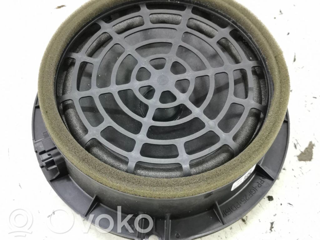 Audi A6 S6 C7 4G Garsiakalbis (-iai) galinėse duryse 
