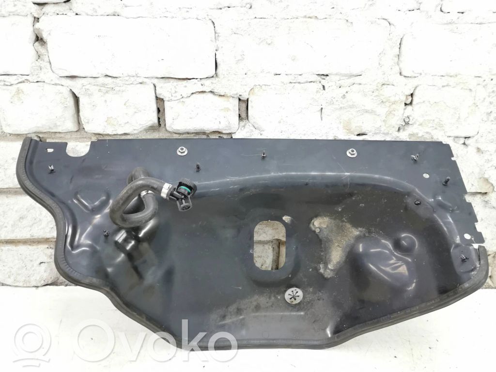 Porsche Macan (95B) Heat shield in engine bay 