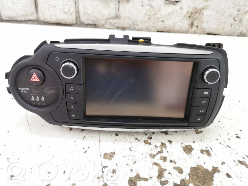 Toyota Yaris Radio/CD/DVD/GPS head unit 