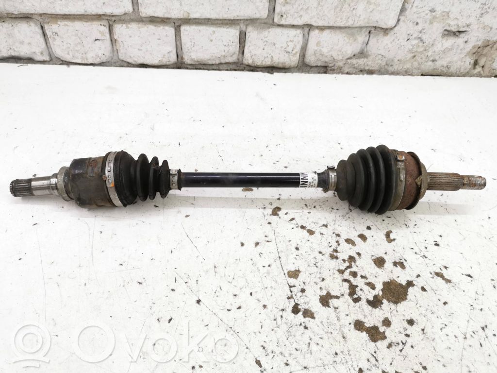 Toyota Yaris Półoś przednia 