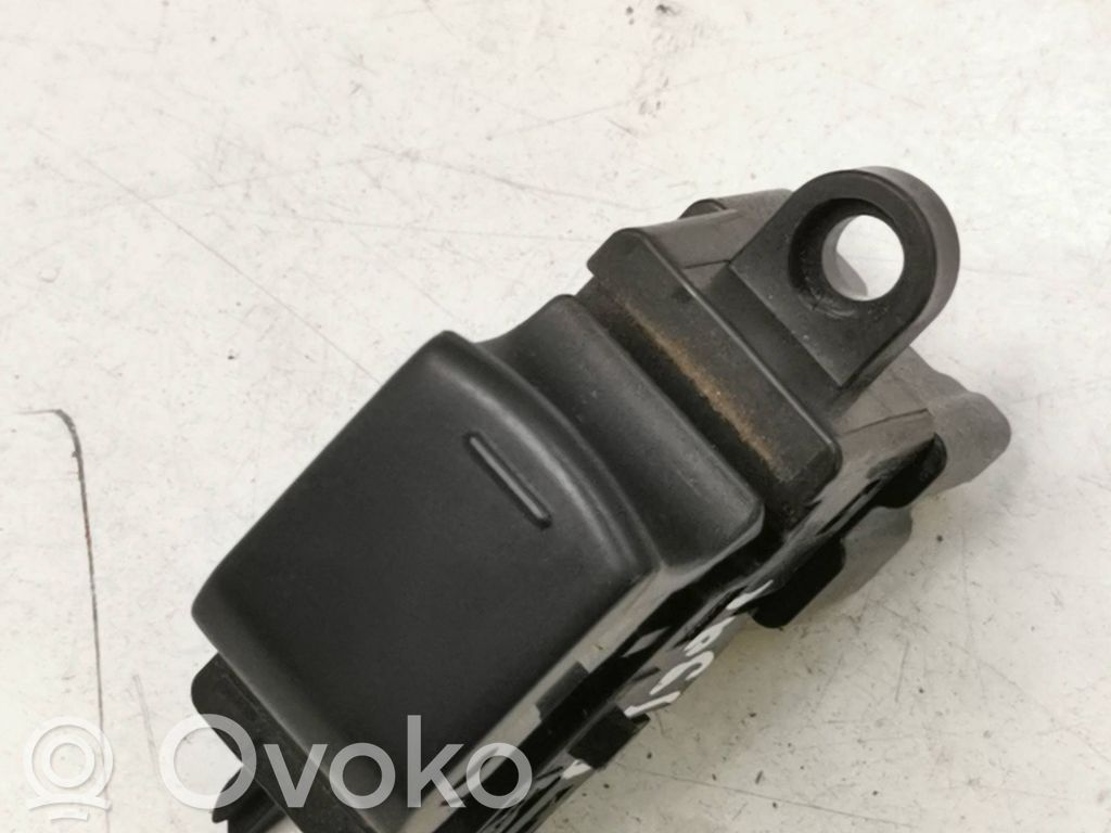 Nissan Qashqai Elektrisko logu slēdzis 