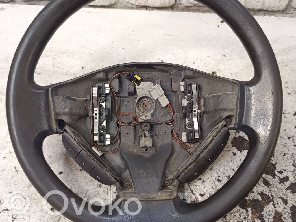 Opel Vivaro Ohjauspyörä 