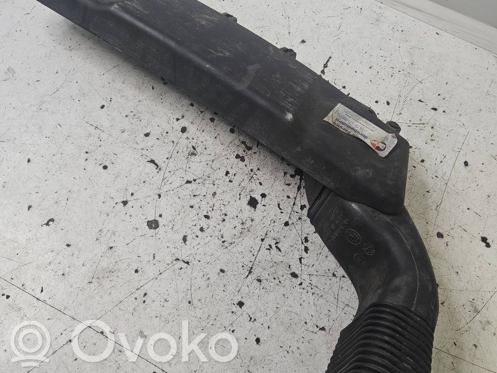 BMW X3 E83 Oro paėmimo kanalo detalė (-ės) 