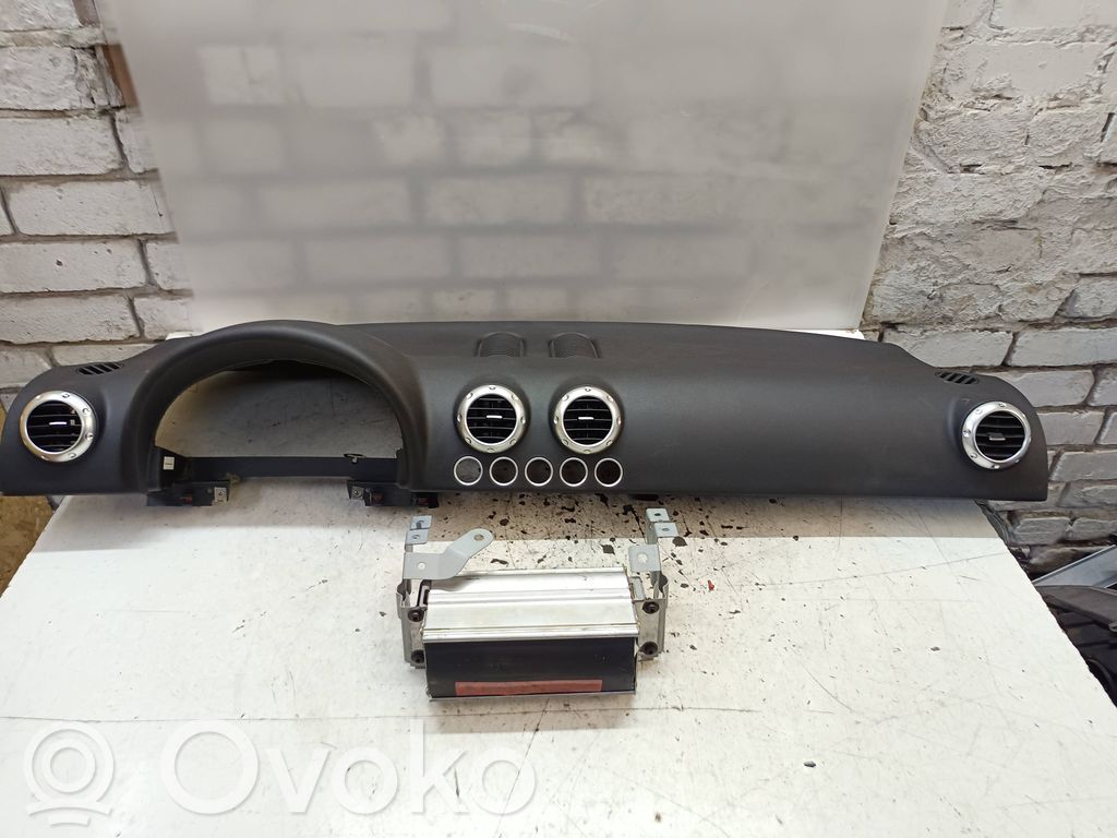Audi TT Mk1 Panelė 
