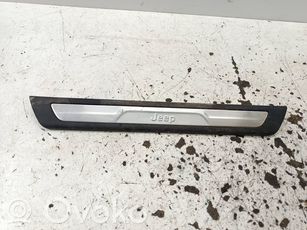 Jeep Grand Cherokee Etuoven kynnyksen suojalista 