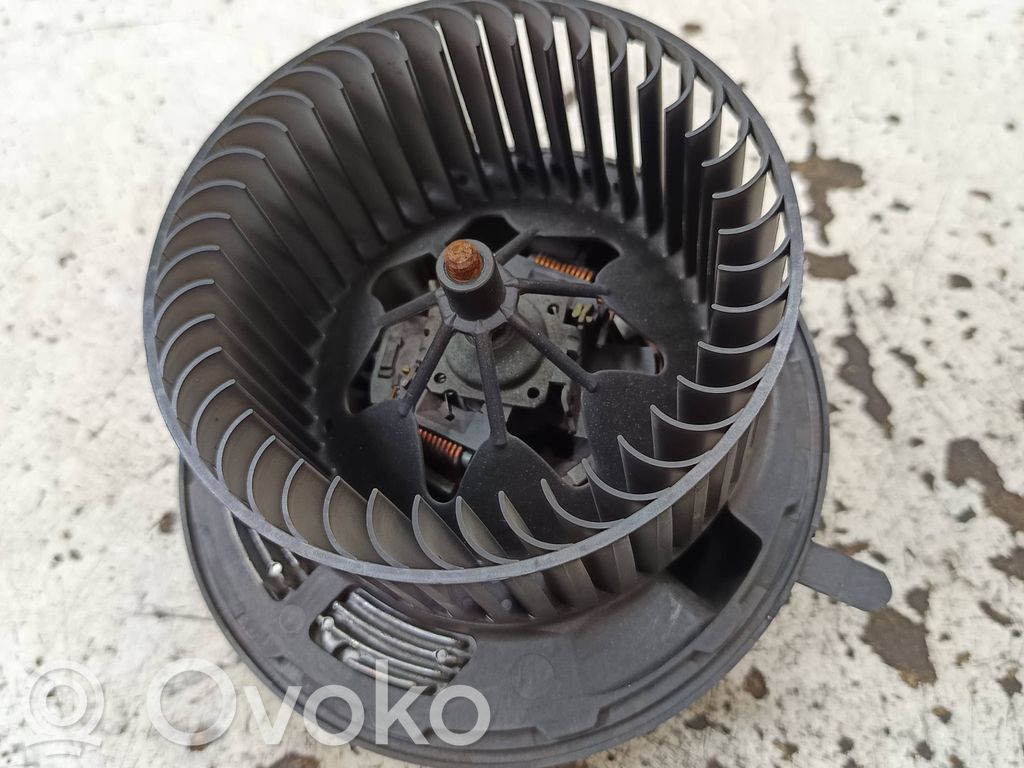 BMW X1 E84 Mazā radiatora ventilators 