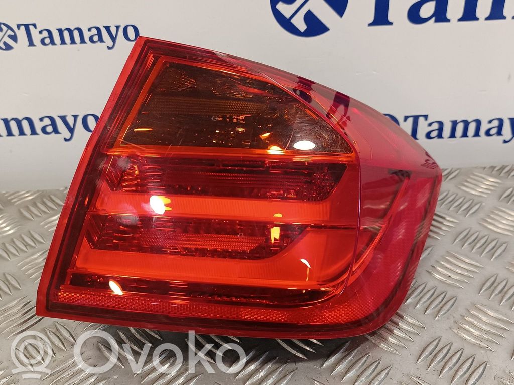 Rear/tail lights   18361112,737278401