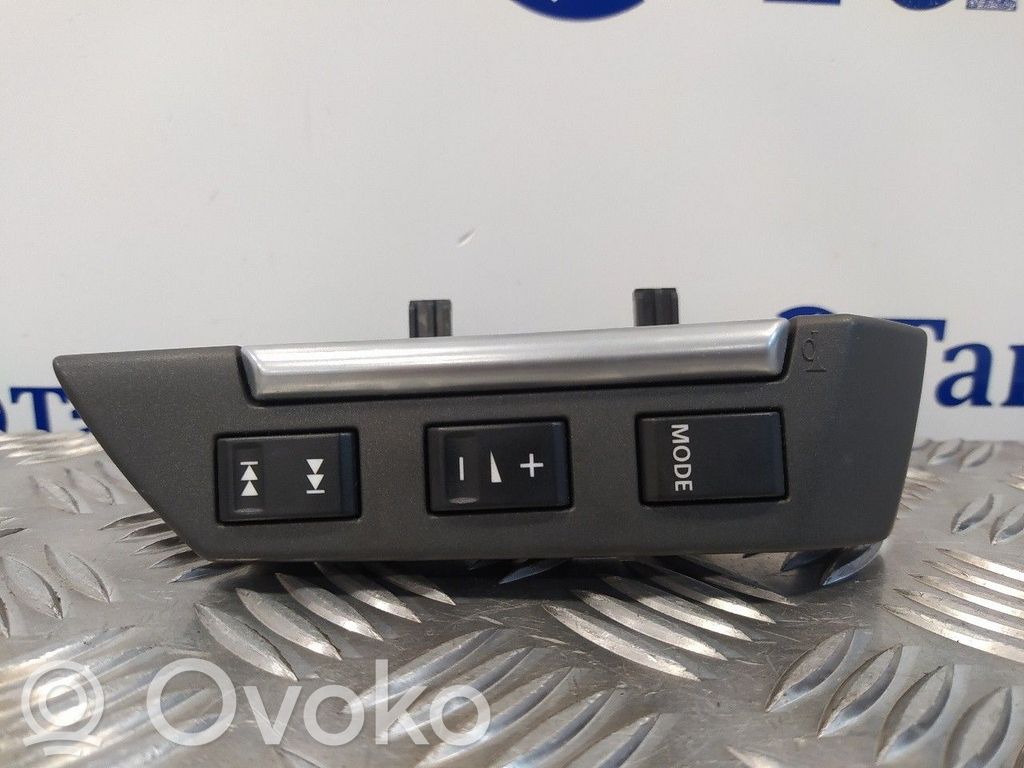 Land Rover Freelander 2 - LR2 Steering wheel buttons/switches 