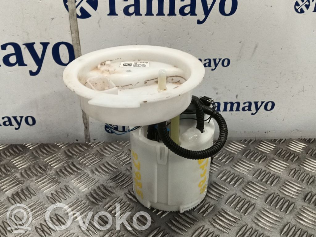 BMW 2 F46 Bomba interna de combustible 