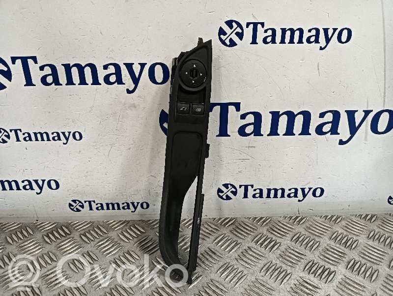 Ford Focus Electric window control switch 