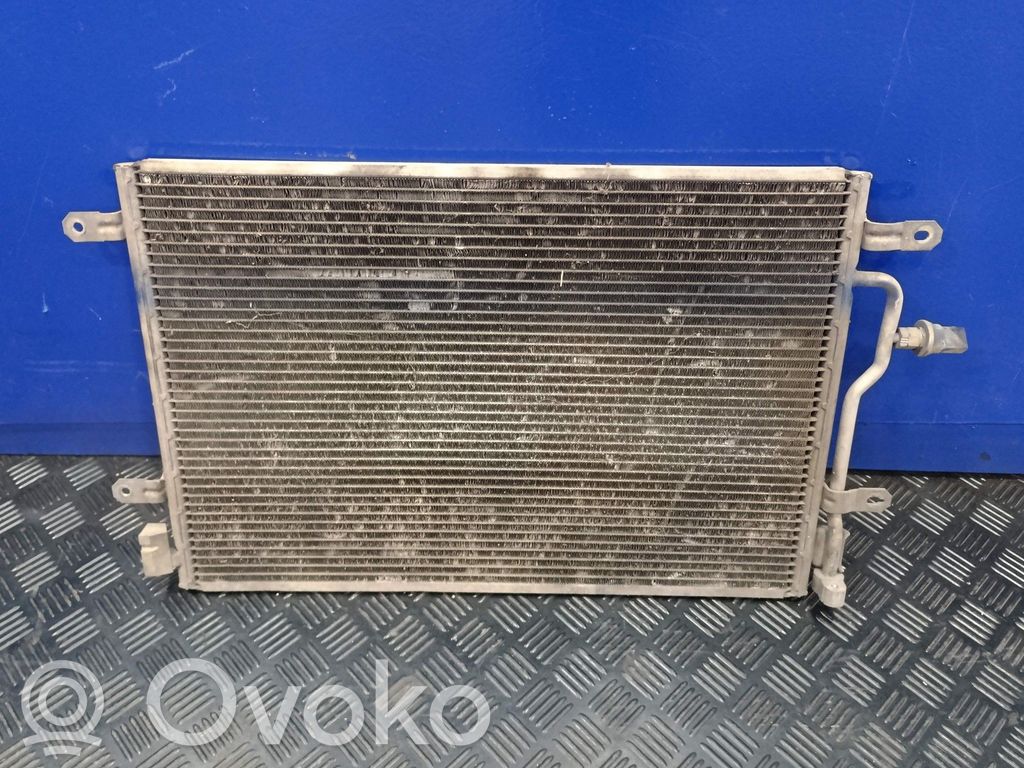 Audi A4 S4 B6 8E 8H Radiatore di raffreddamento A/C (condensatore) 