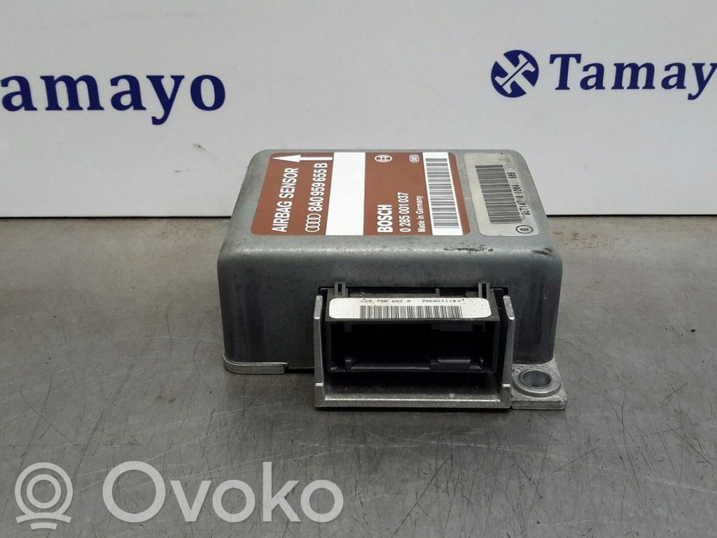 Module de contrôle airbag   8A0959655B,0285001037