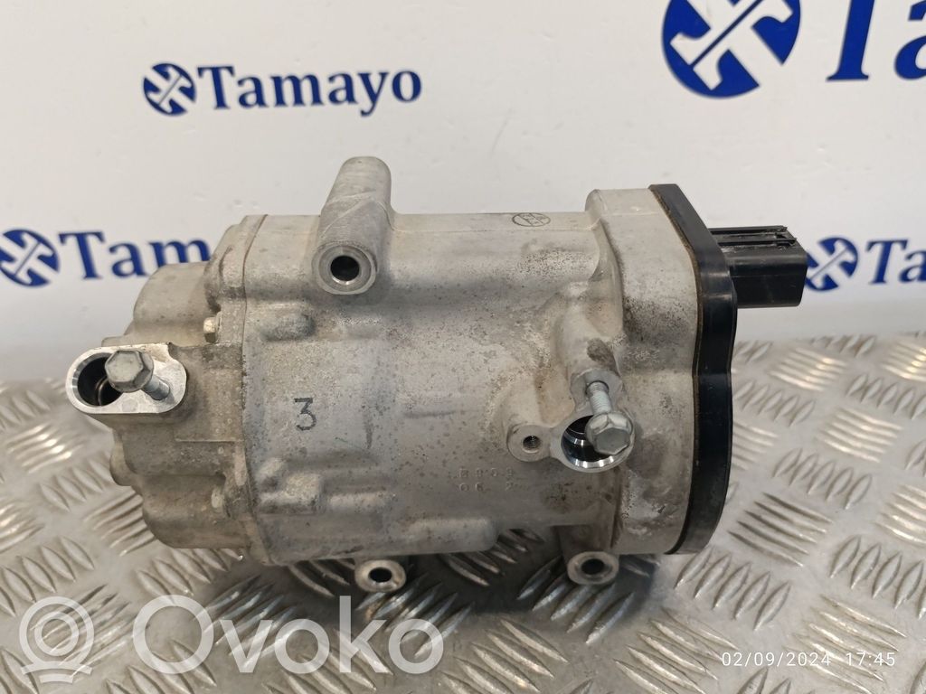 Toyota RAV 4 (XA50) Compressore aria condizionata (A/C) (pompa) 