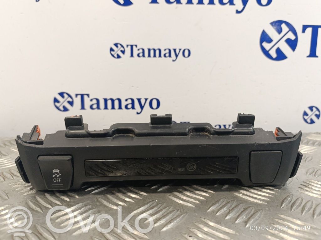Toyota RAV 4 (XA50) Przyciski multifunkcyjne 