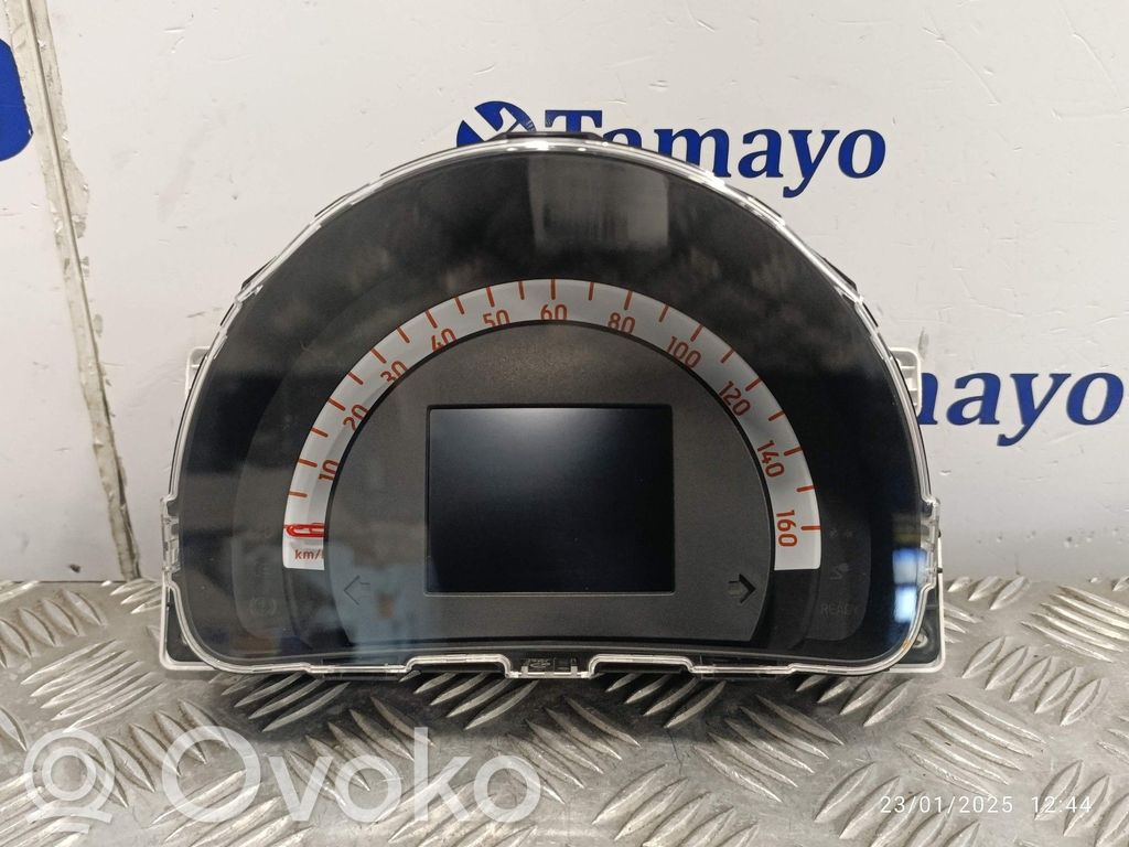 Smart ForFour II W453 Licznik / Prędkościomierz 